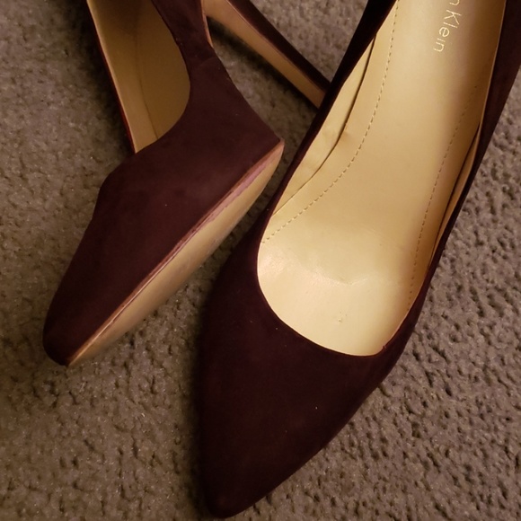 Calvin Klein Brady Wine Pumps - Picture 7 of 8
